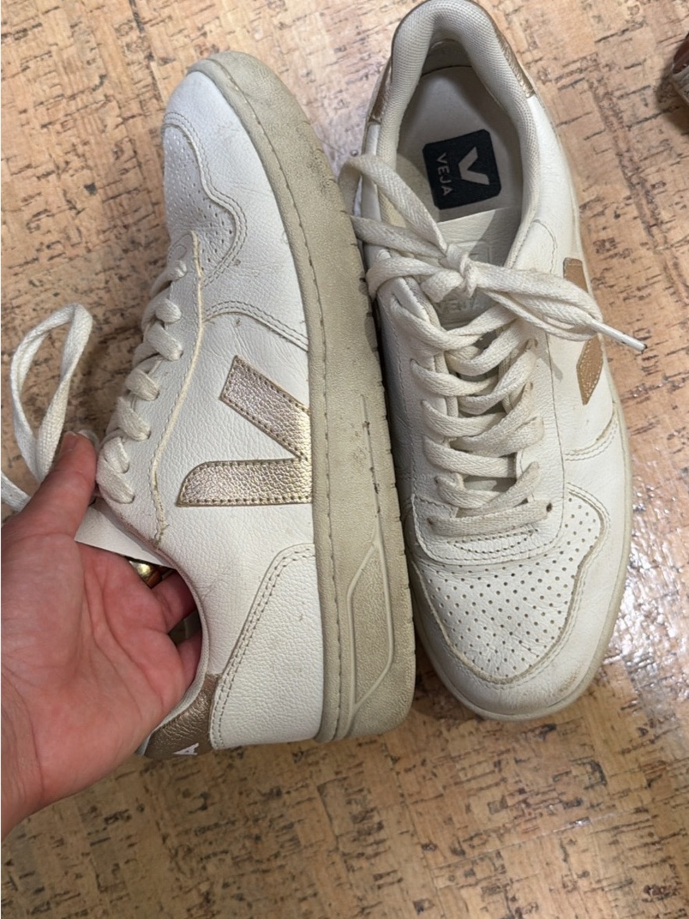 Veja white leather sneakers with metallic gold detailing ✨ Women’s size 8.